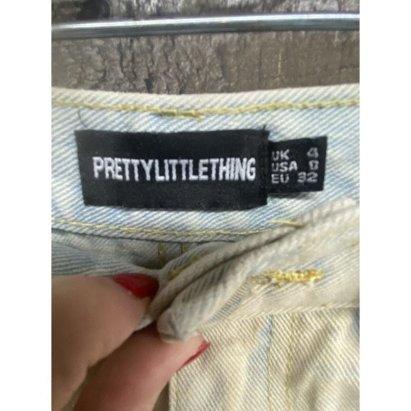 Pretty Little Thing Bleach Wash Raw Hem Denim Hot Pants Size 0 - Picture 2 of 5